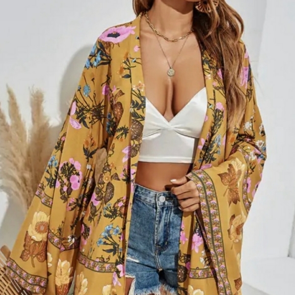 White Floral Short Cotton Kimono with Sash - Picture 11 of 14